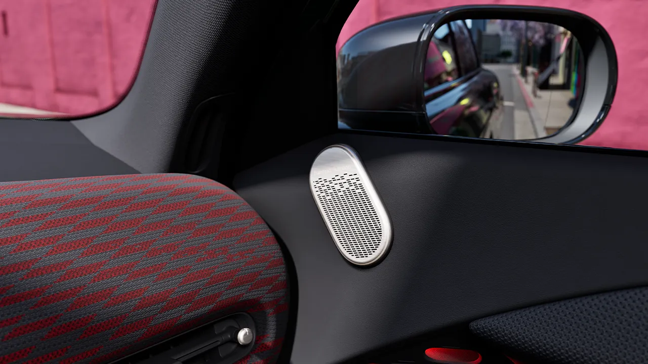 Tuvplāns ar pilnībā elektriskā MINI Aceman Harman Kardon skaļruni