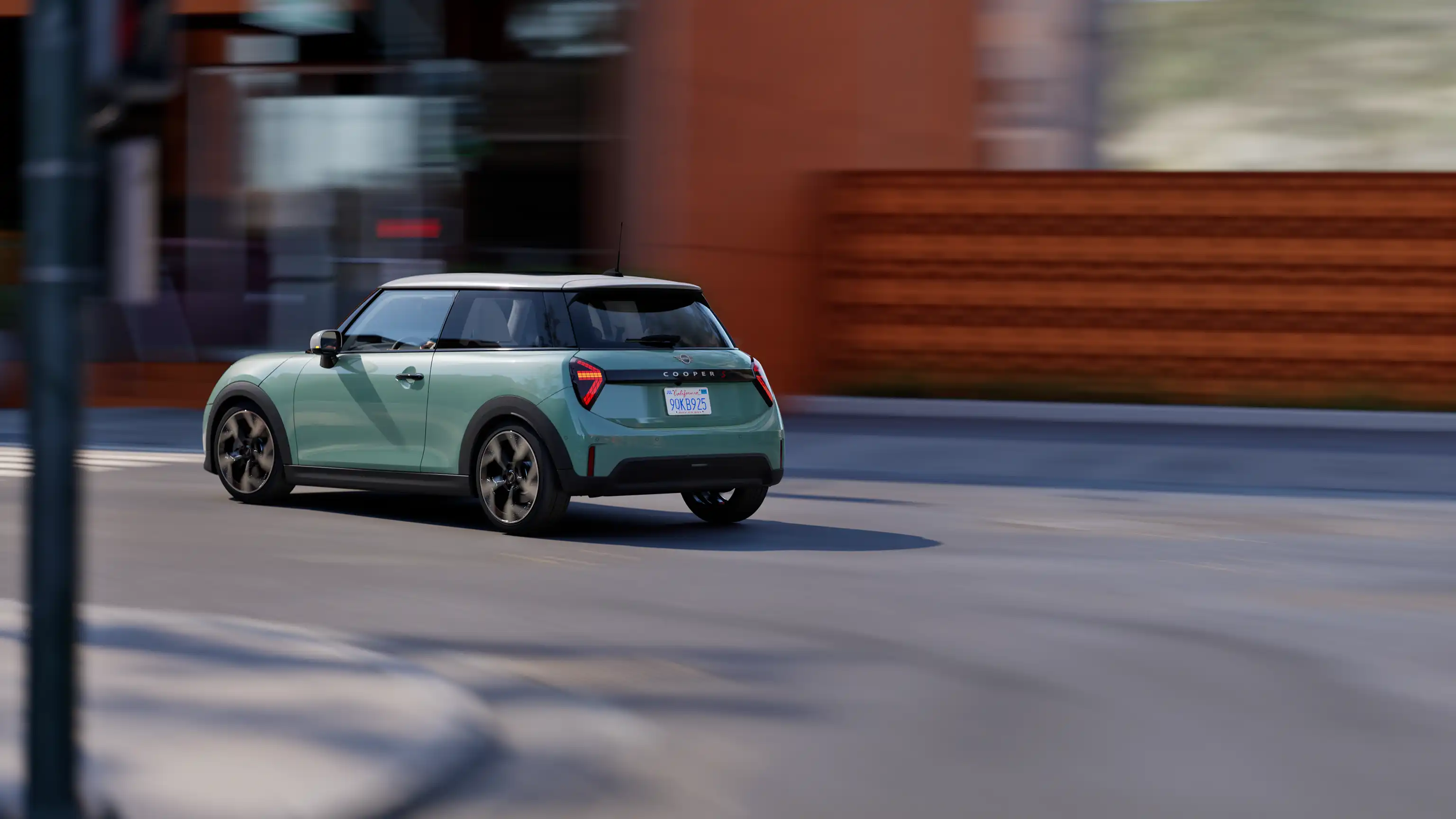 Trīsdurvju MINI Cooper – braukšanas palīgsistēmas