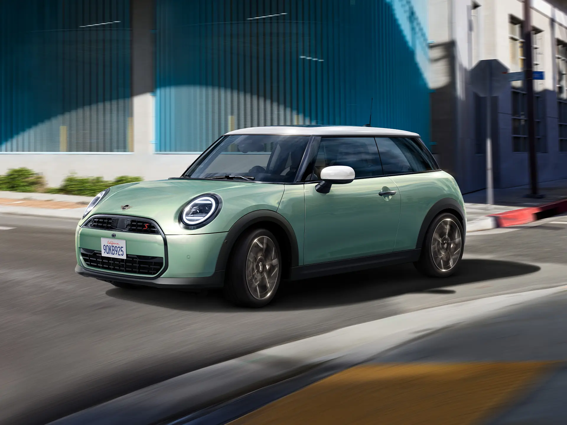 Trīsdurvju MINI Cooper – aprīkojums un funkcijas