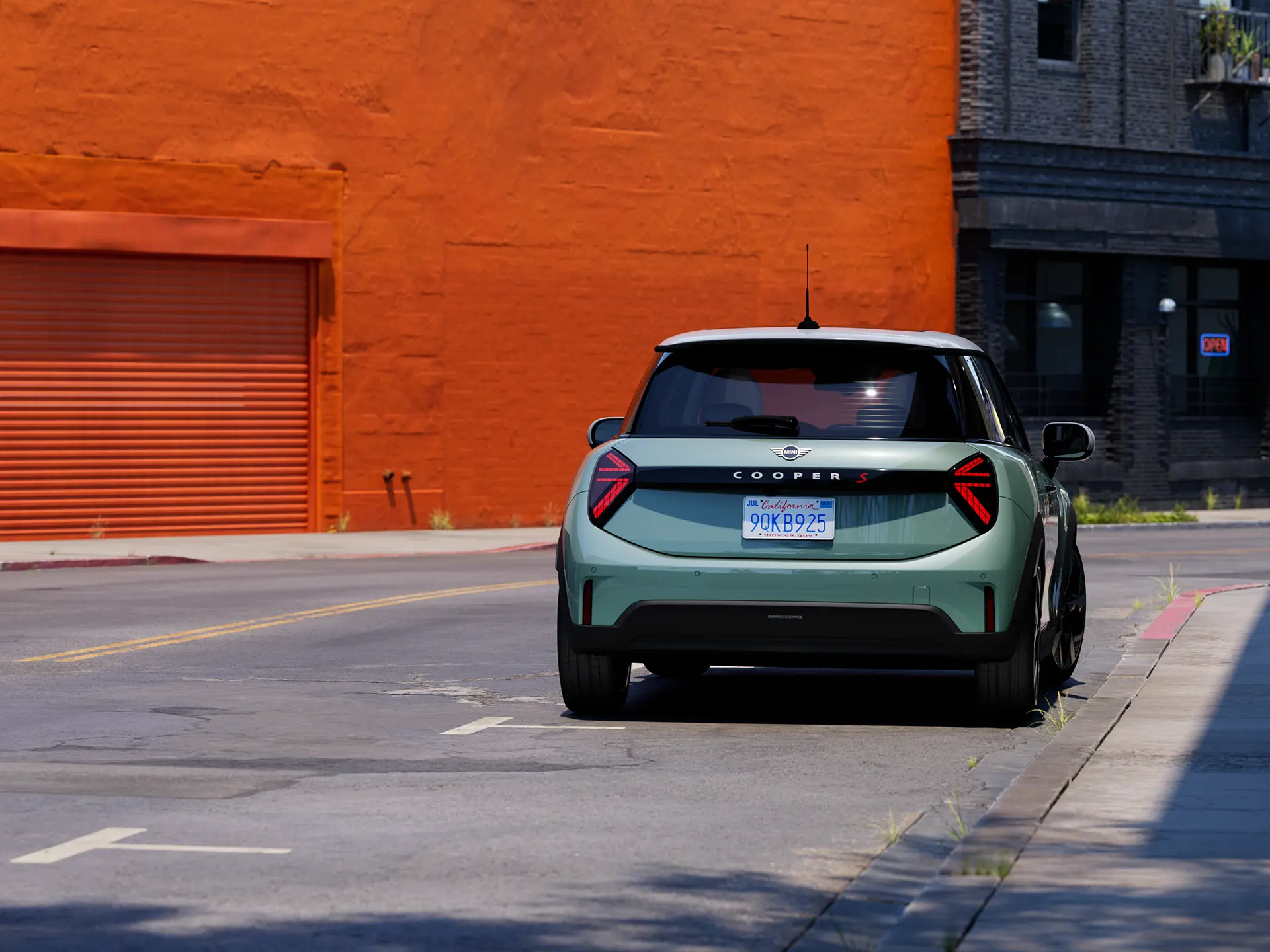 Trīsdurvju MINI Cooper – financial services, reklāma