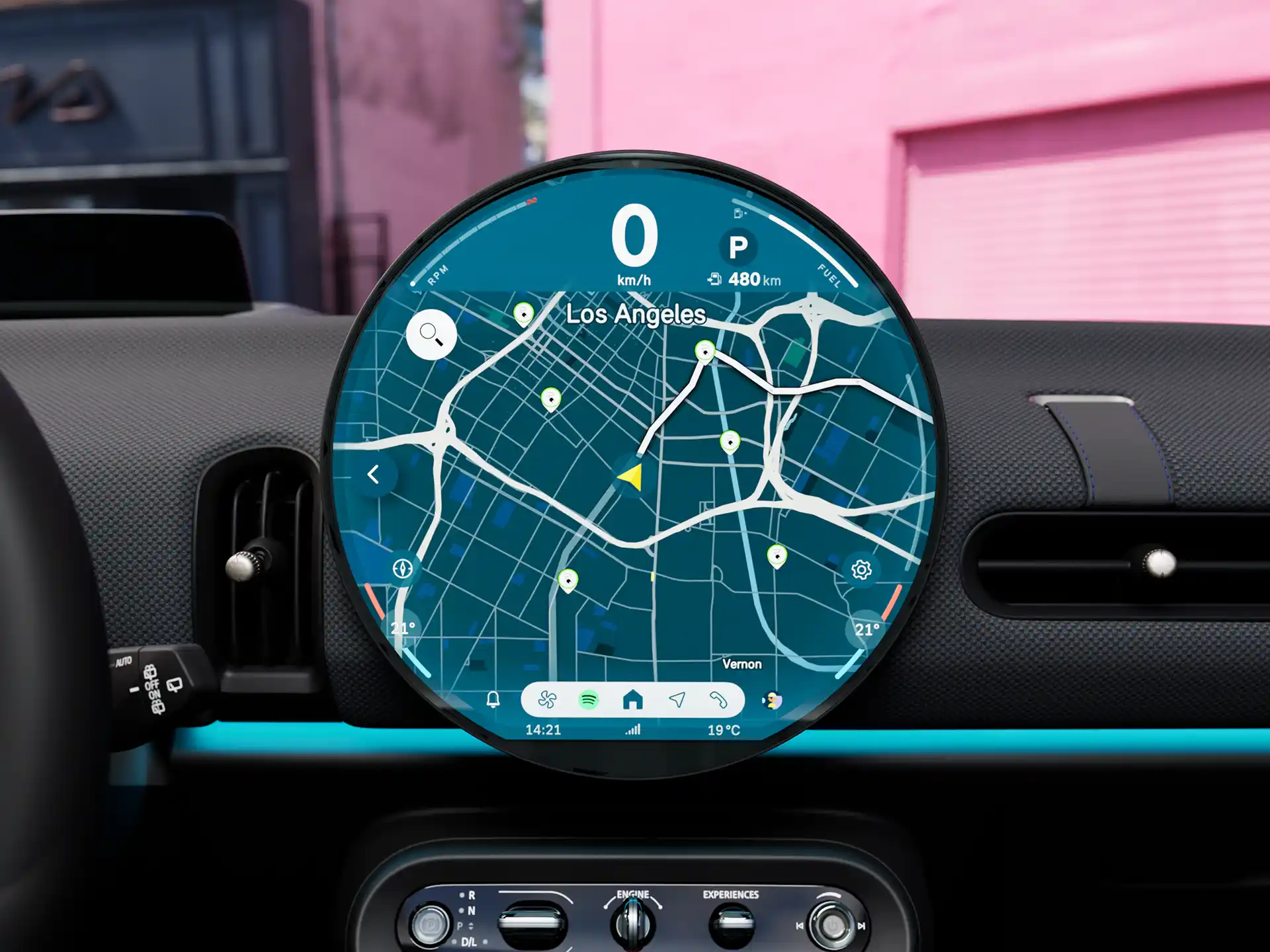 Trīsdurvju MINI Cooper – minimālistisks OLED displejs 