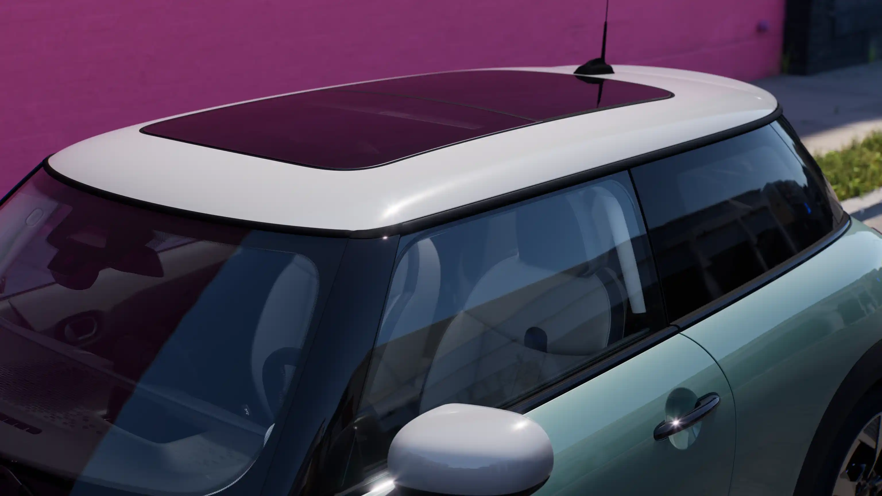 MINI Cooper skats no augšas Ocean Wave Green krāsā ar kontrastējošu jumtu un lielu stikla jumtu