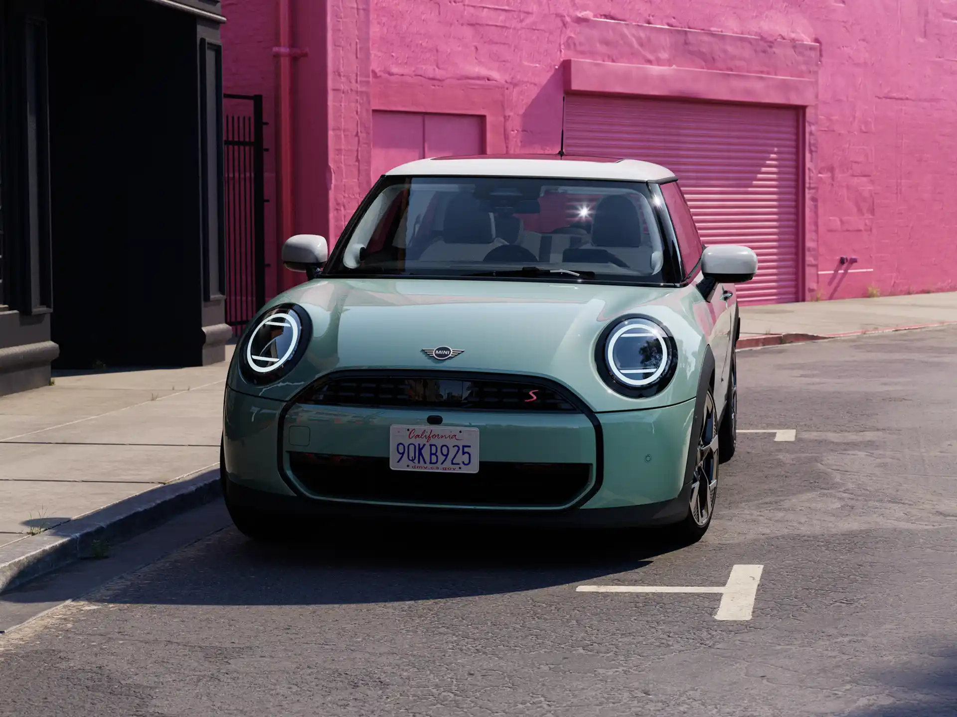 Trīsdurvju MINI Cooper – ārpuses skats