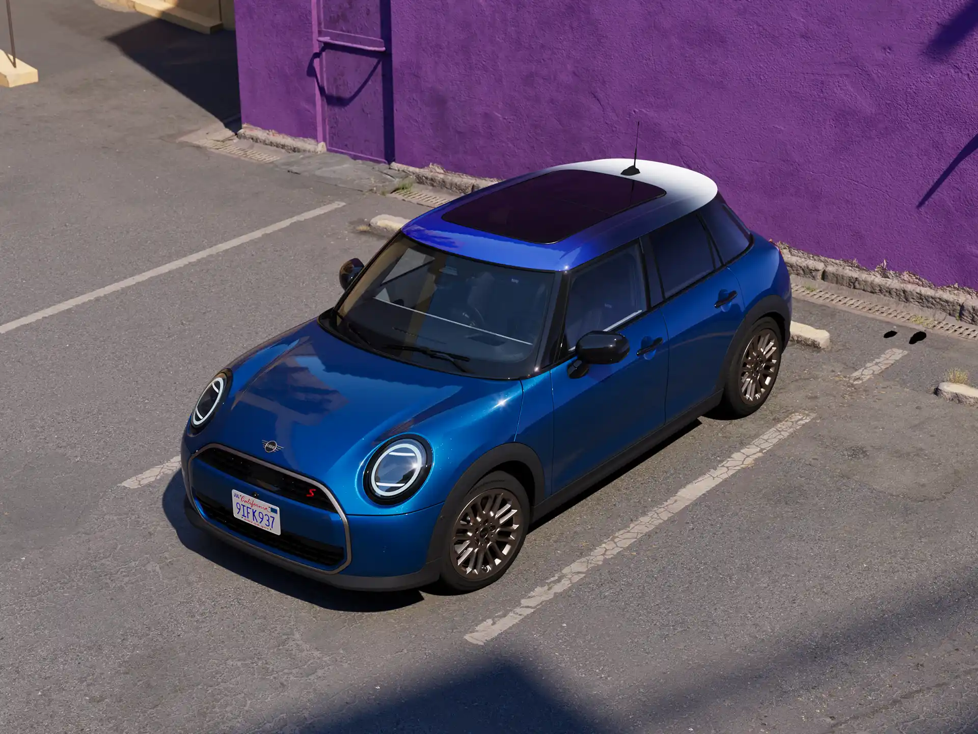 Piecdurvju MINI Cooper – video