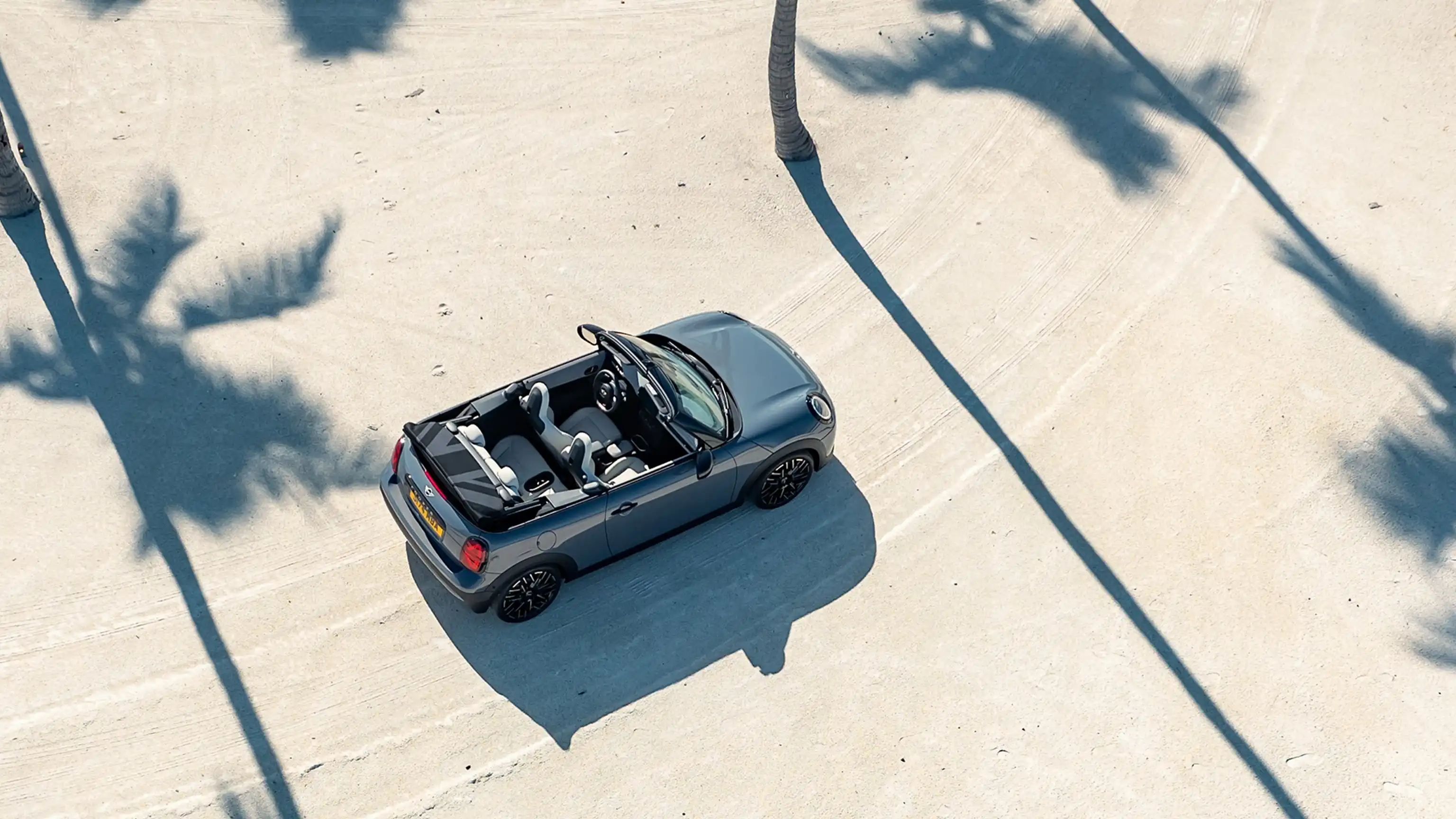 MINI Cooper Convertible – pārskats – skats no augšas