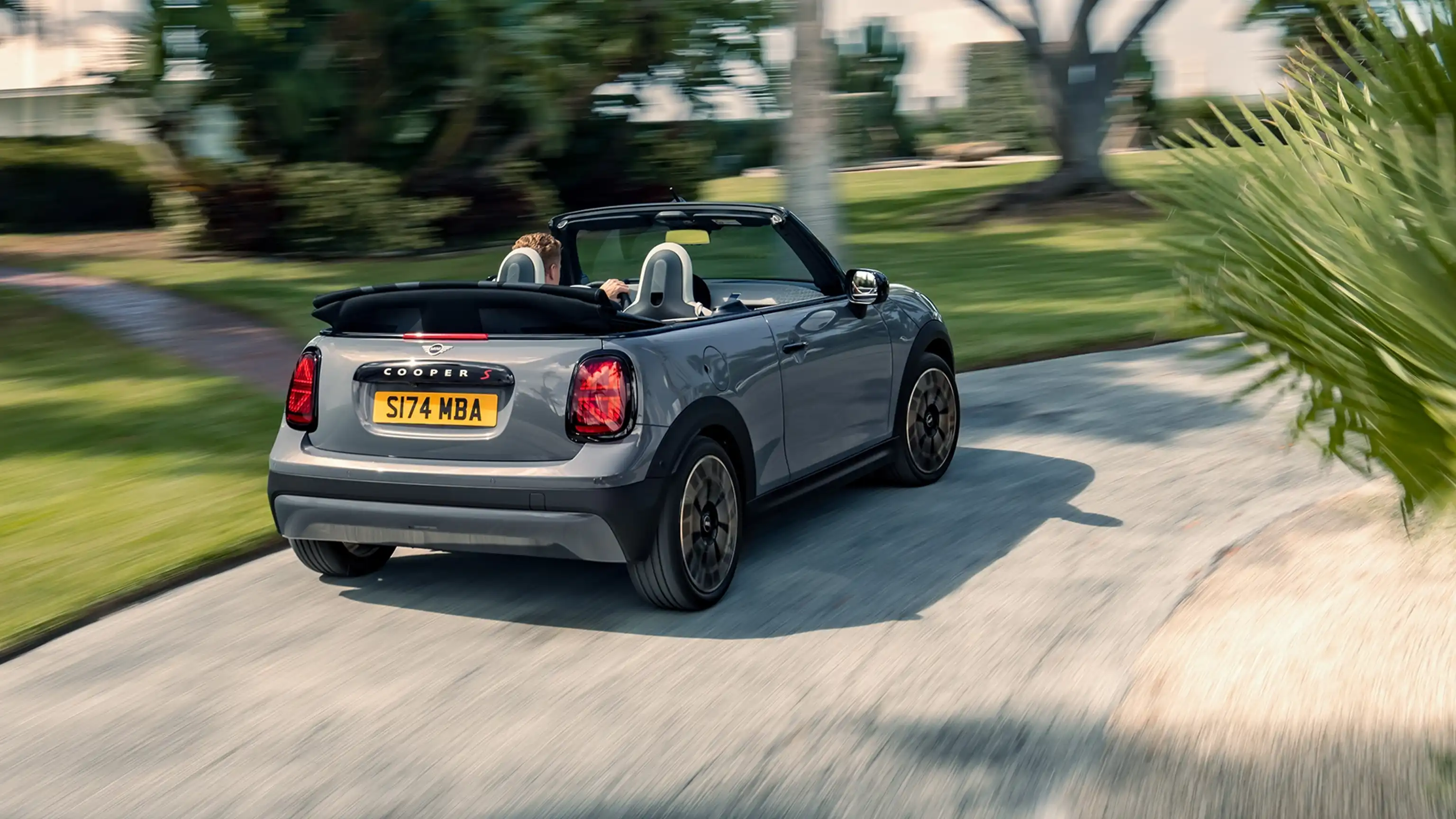 MINI Cooper Convertible – pārskats – sānskats
