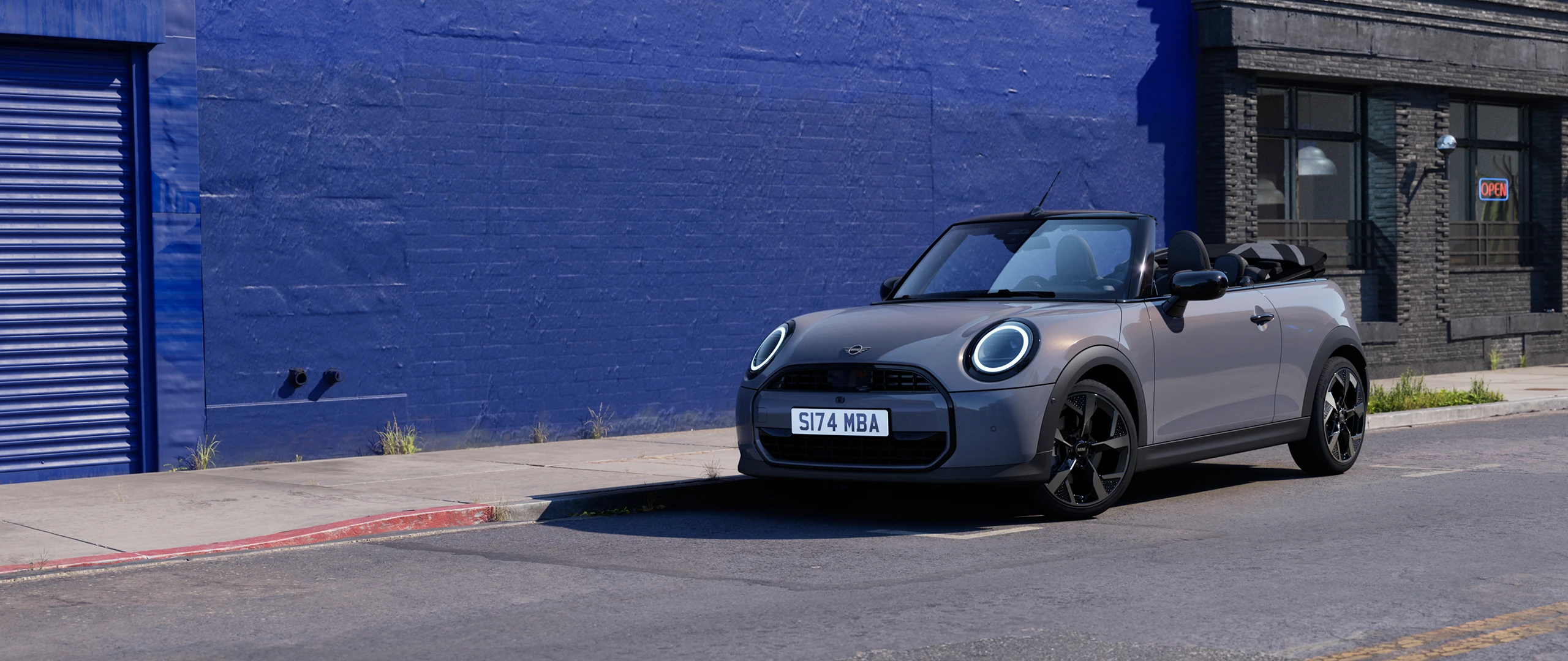 MINI Cooper Convertible - galvenais apgabals