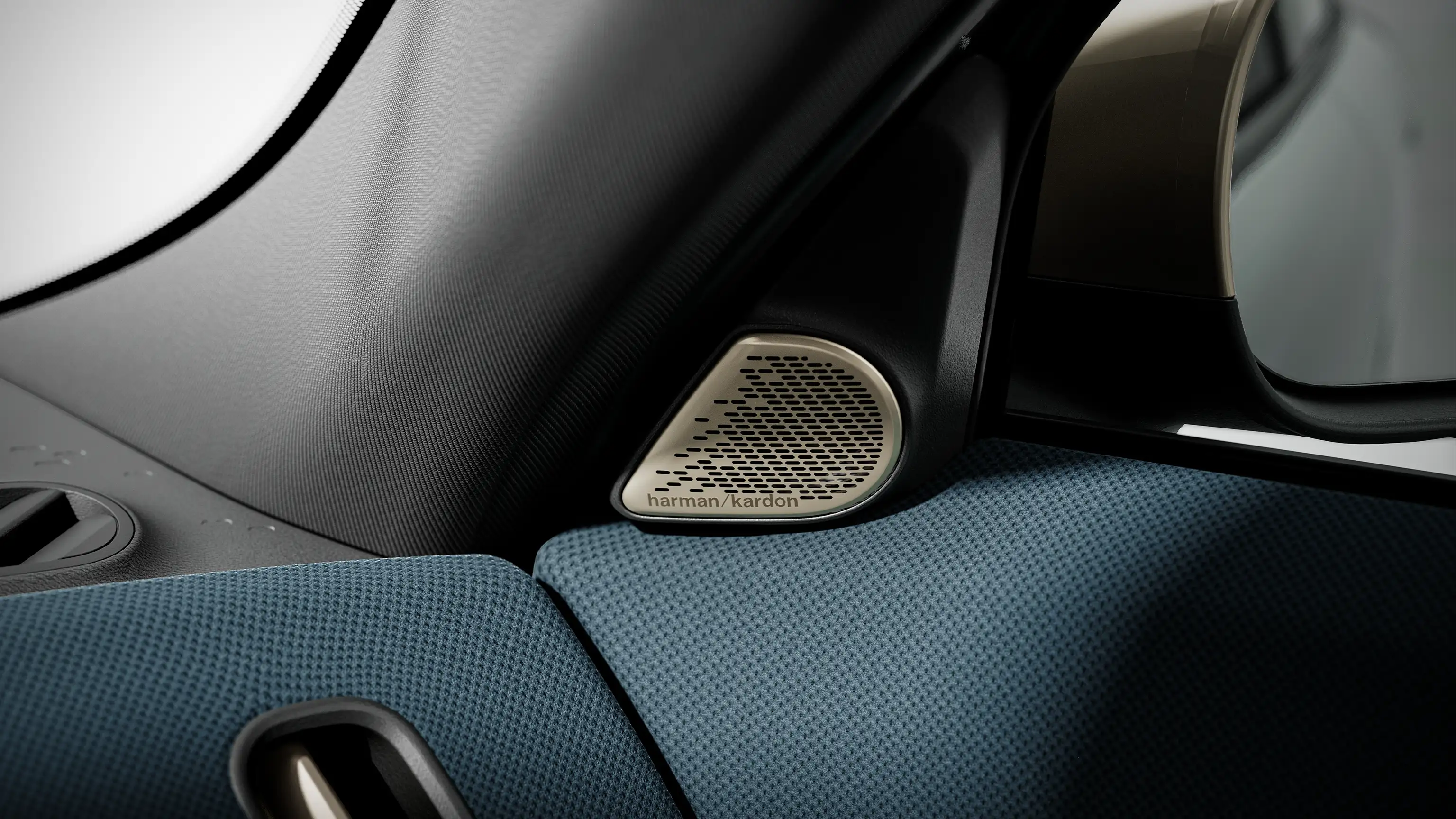 Video ar pilnībā elektriskā MINI Countryman skaņas sistēmu