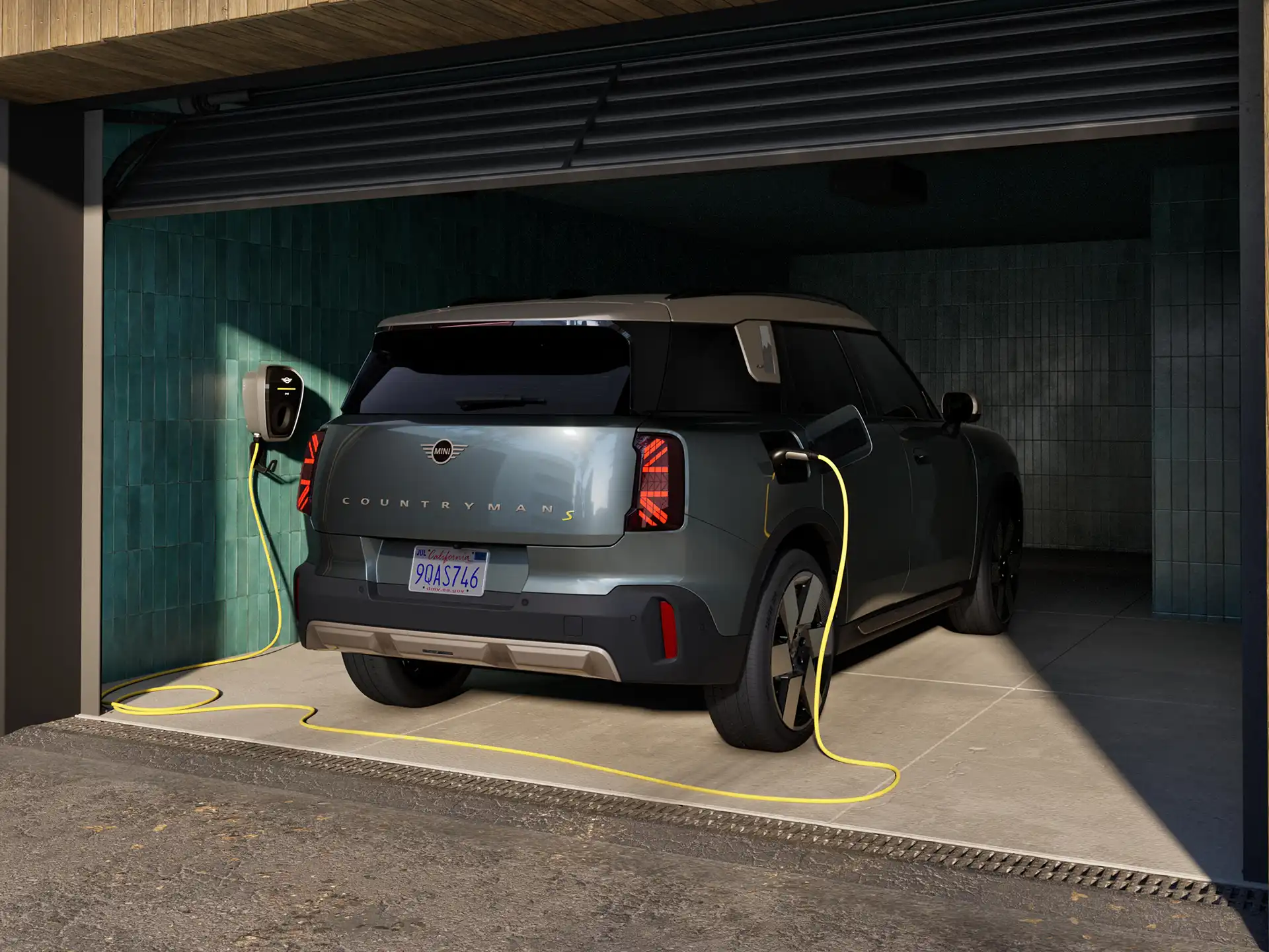 Pilnībā elektriskais MINI Countryman – garāža