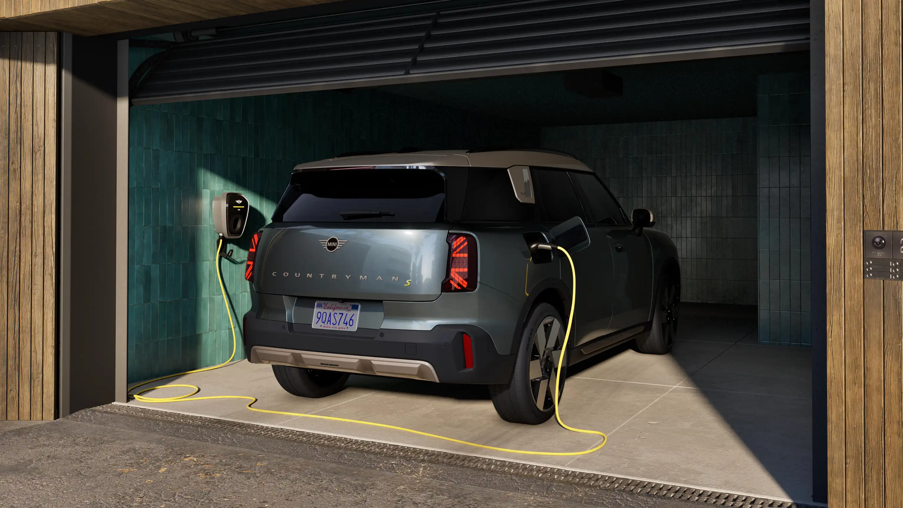Pilnībā elektriskais MINI Countryman – garāža