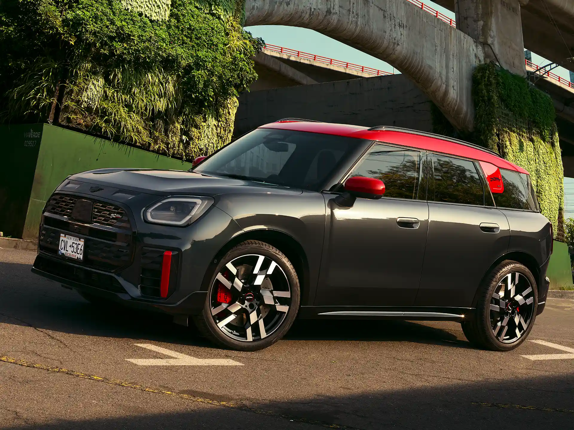 MINI John Cooper Works Countryman – sānskats