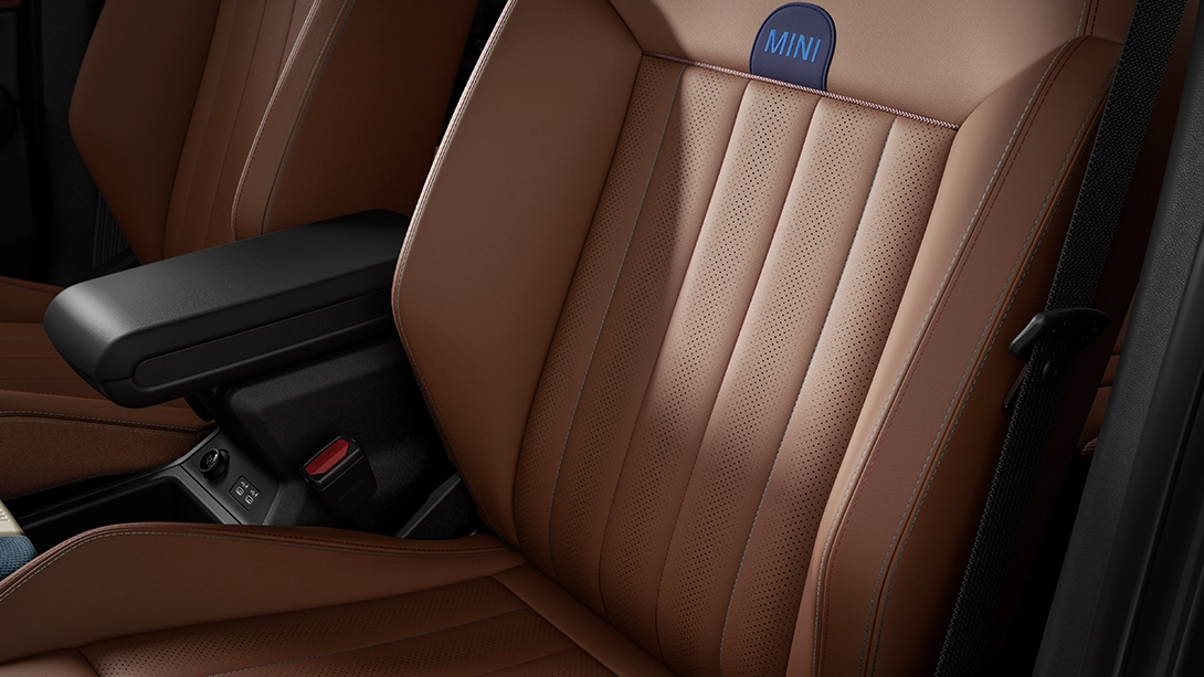 MINI Countryman – salons – brūna apdare