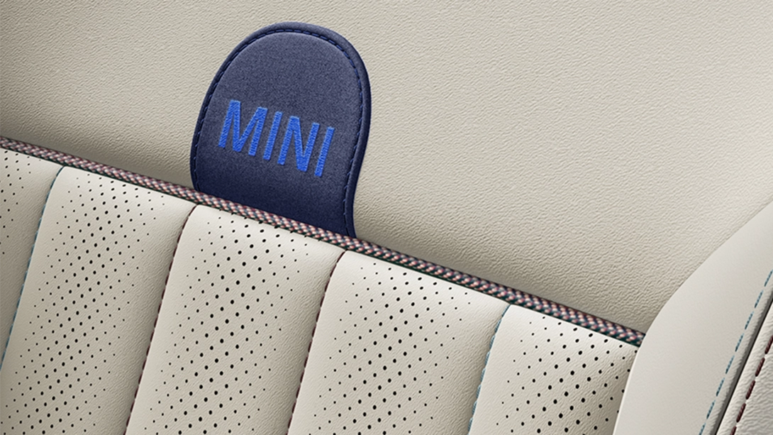MINI Countryman – salons – balta apdare