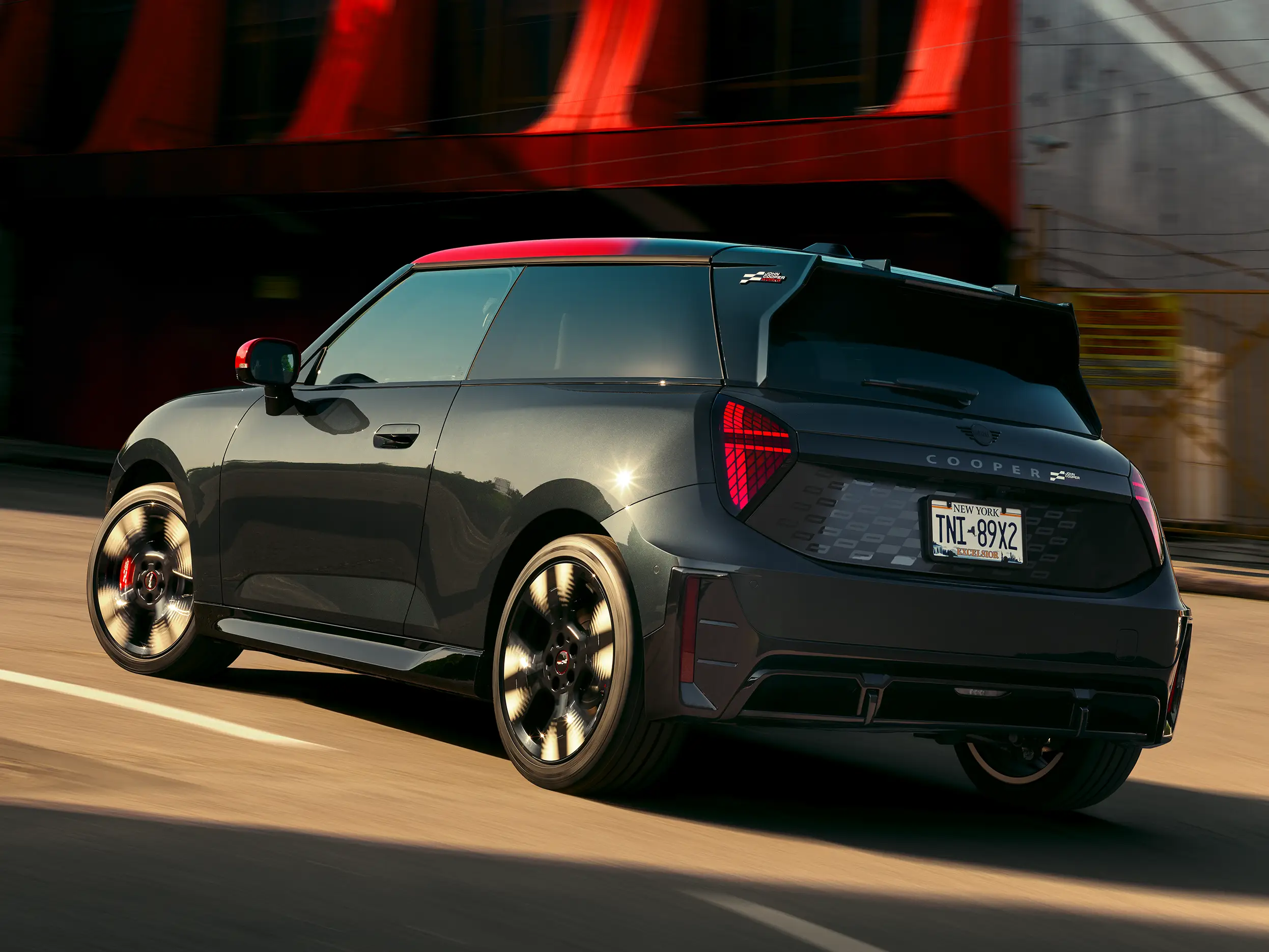 MINI John Cooper Works – J01 JCW priekšskats