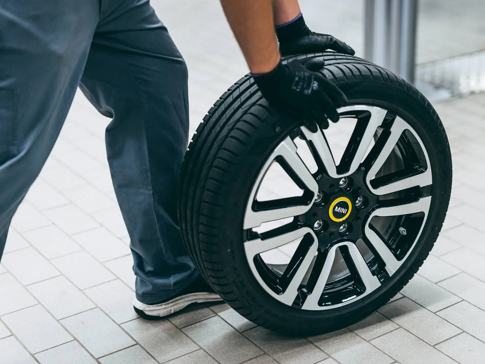 MINI riteņi – mini riepu apdrošināšana – segums