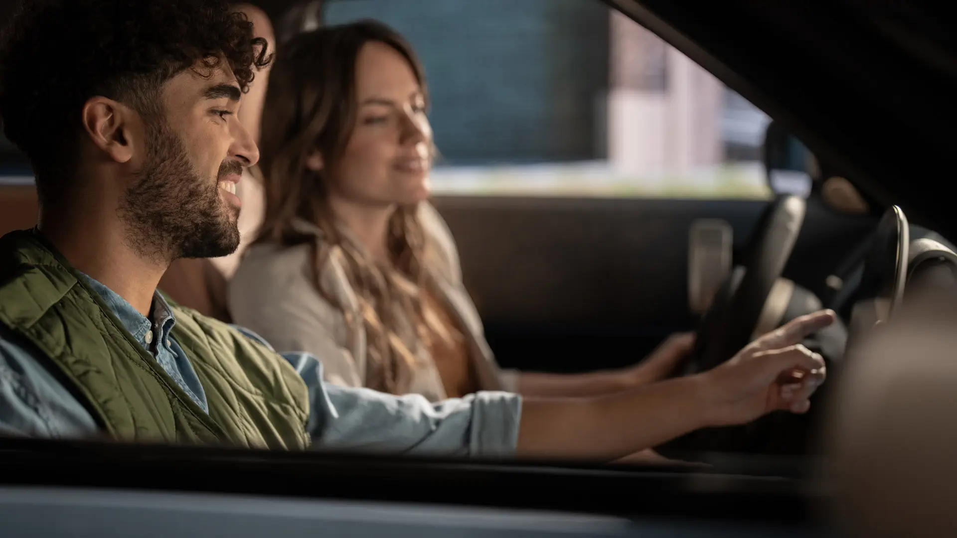 Pāris, atrodoties MINI.