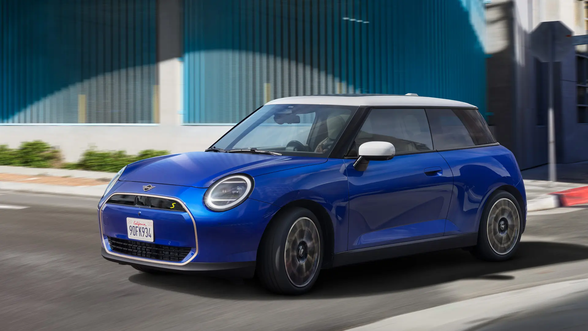 MINI Cooper, braucot dinamiski