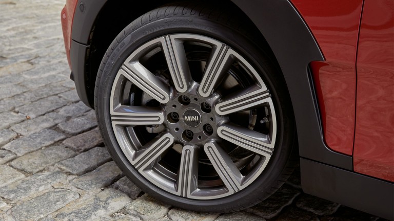 MINI – riepu kvalitātes standarti – Clubman disks
