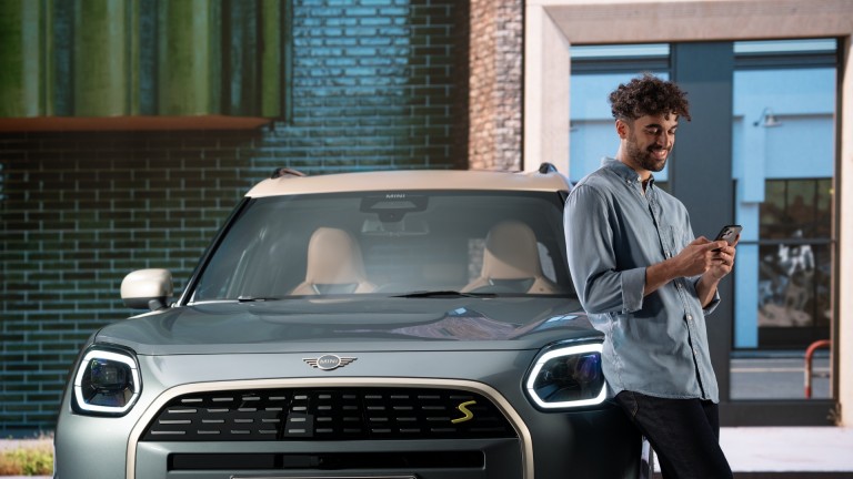 MINI digitālā pieredze – attālā programmatūras jaunināšana – connected veikals