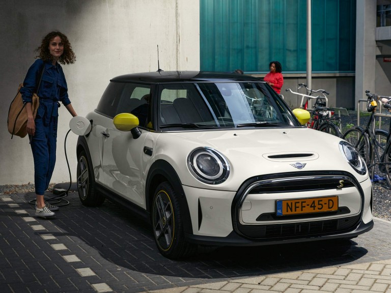 mini cooper se – mini electric reklāma