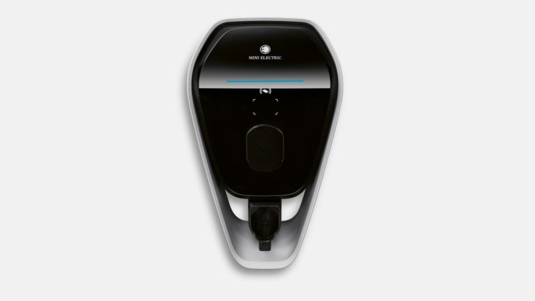Mini elektromobilitāte – uzlādes aprīkojums – Pod Point mājas uzlādes iekārtas
