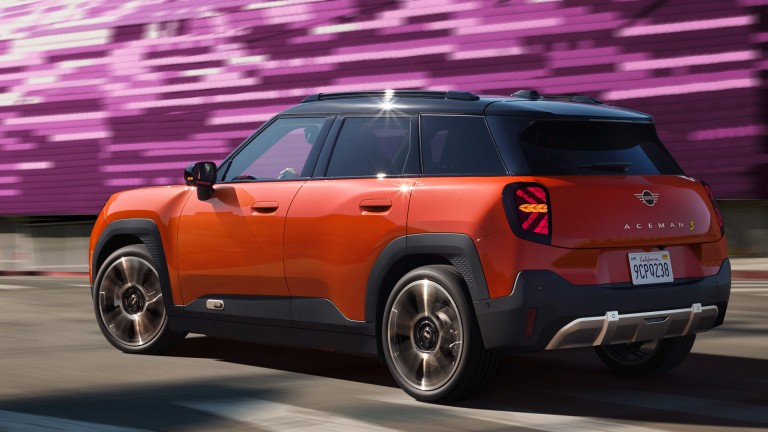 Pilnībā elektriskais MINI Aceman – braukšanas pieredze – optimizēts svars