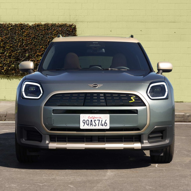 Pilnībā elektrisks MINI Countryman – mozaīka – virsbūve