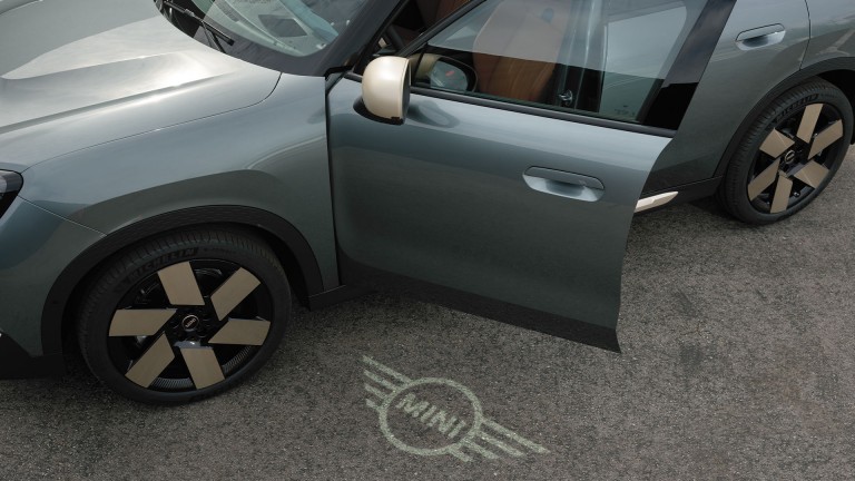 Pilnībā elektrisks MINI Countryman – digitāla pieredze – digitālā atslēga plus