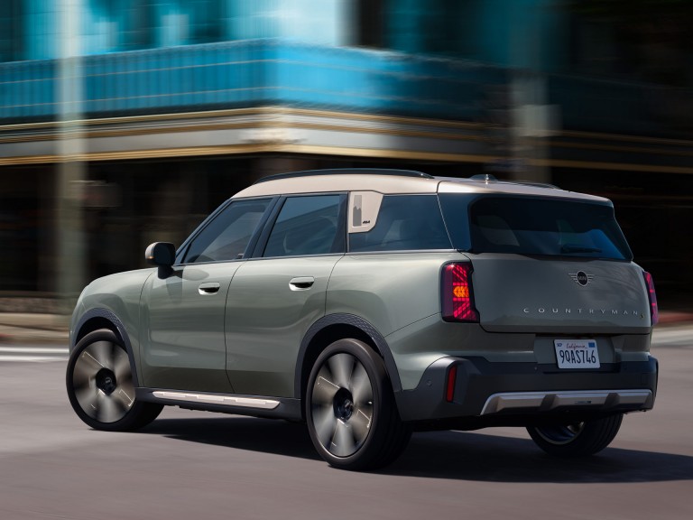 Pilnībā elektrisks MINI Countryman – braukšanas pieredze – veiklība