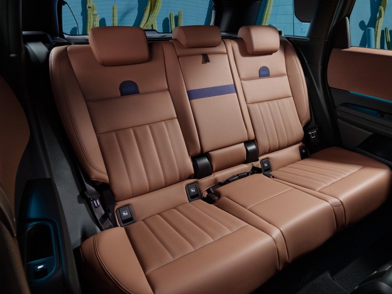 Pilnībā elektrisks MINI Countryman – ilgtspēja – ādas alternatīvas