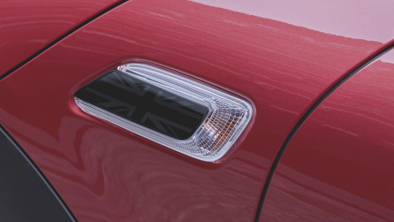 MINI Clubman – sānu gaisa savācēji – Night Jack krāsa