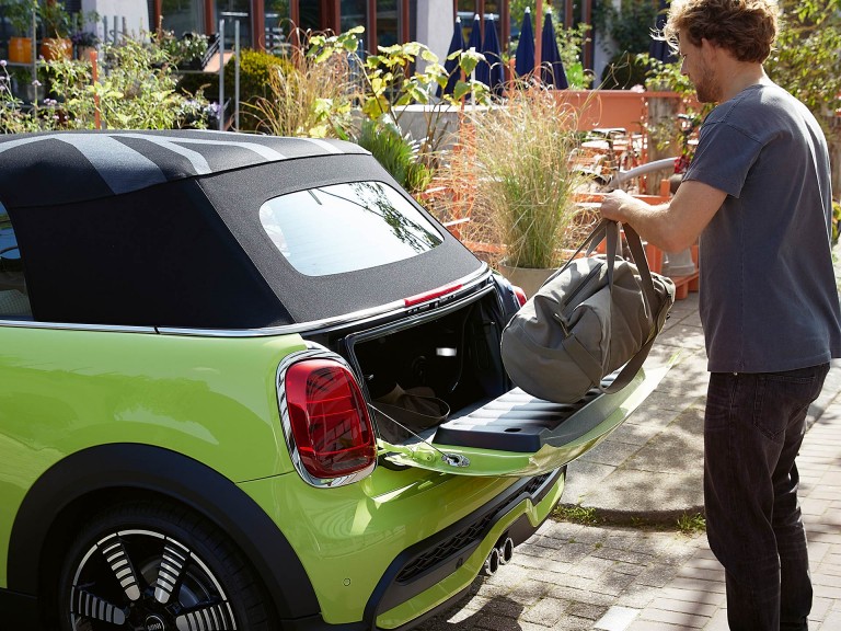 MINI Cabrio – Easy Load – bagāžas vieta