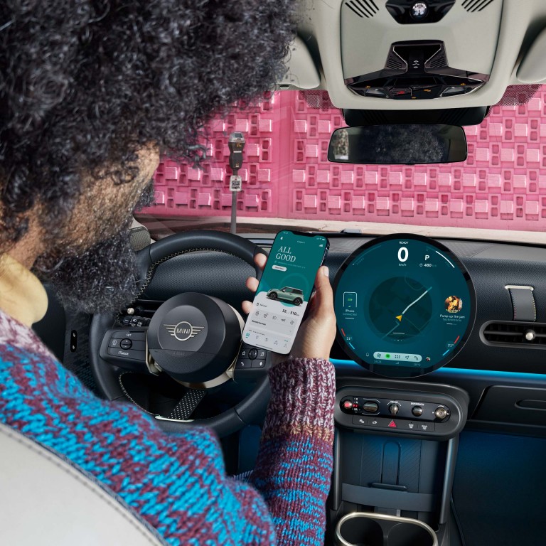 Trīsdurvju MINI Cooper – mozaīka – digitāla pieredze