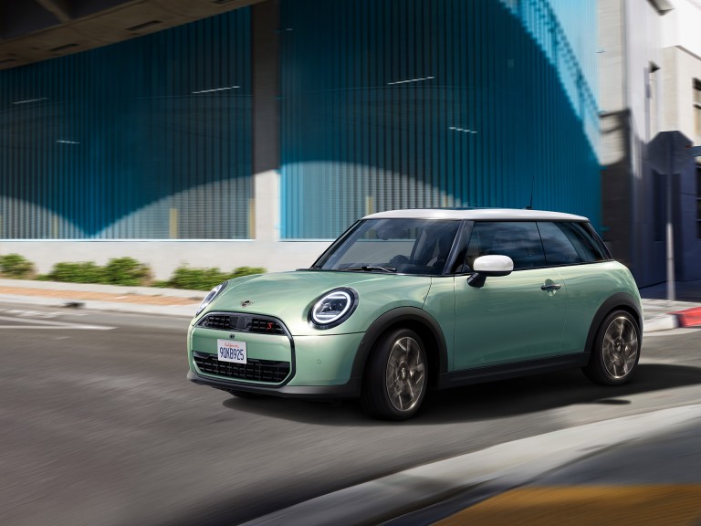 Trīsdurvju MINI Cooper – braukšanas pieredze – maksimālas kartinga izjūtas