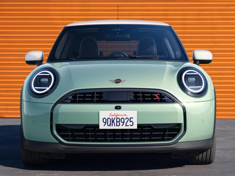Trīsdurvju MINI Cooper – virsbūve – priekšdaļas dizains