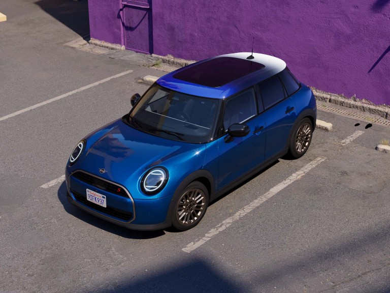 Piecdurvju MINI Cooper – video
