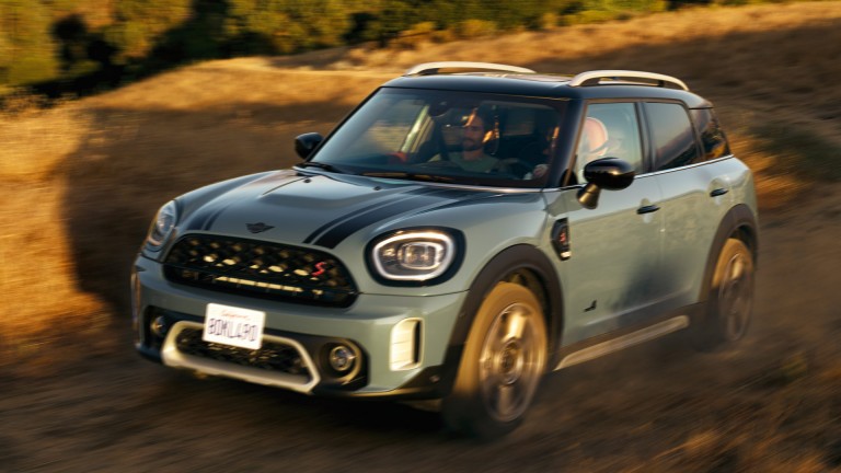 MINI Countryman – sānskats, Green un Black krāsa – modeļu salīdzinājums